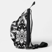 黒と白の曼荼羅ショルダーバッグ スリングバッグ (右)