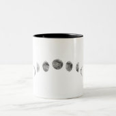黒と白の水彩画 月の満ち欠け モダン ミニマル ツートーンマグカップ (中央)