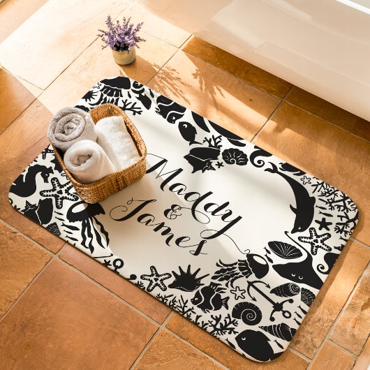 黒と白の海の生き物カップルハートモノグラム バスマット