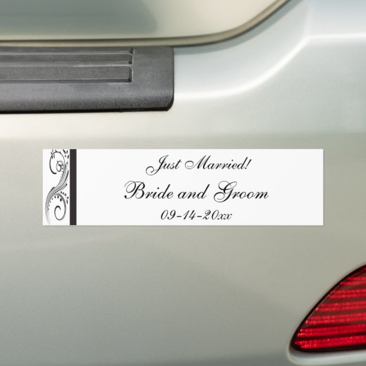 黒と白の渦巻きたった今結婚しました バンパーステッカー (車上)