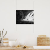 黒と白の滝が岩に飛び散る16x20 ポスター (キッチン)