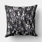 黒と白の炎パターン クッション (裏面)