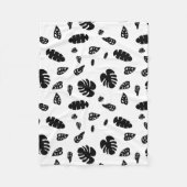 黒と白の熱帯夏離れのパターン フリースブランケット (正面)