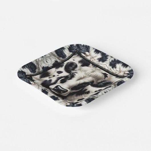 黒と白の牛のスポットファーリーコウィド誕生日 ペーパープレート (傾斜あり)