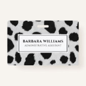 黒と白の牛の斑点は毛皮のテクスチャをパターン バッジ (裏面)