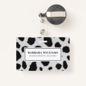 黒と白の牛の斑点は毛皮のテクスチャをパターン バッジ (裏面リトラクタブル付き)