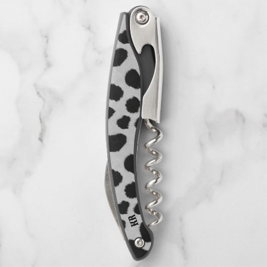 黒と白の牛の毛皮のパターンの背景 ソムリエナイフ (裏面)