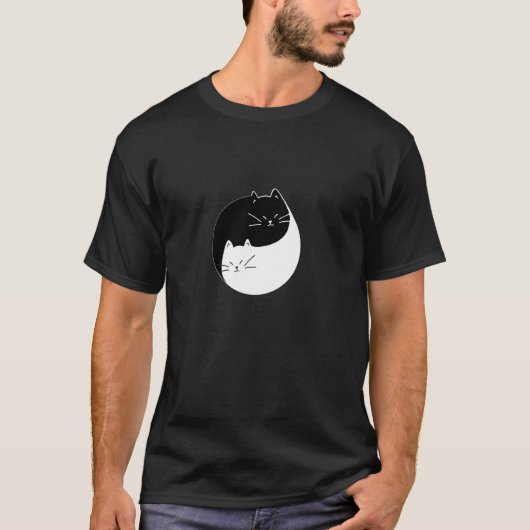 黒と白の猫のデザイン Tシャツ (正面)