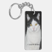 黒と白の猫の肖像画 キーホルダー (正面左)