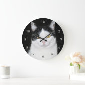 黒と白の猫の肖像画 ラージ壁時計 (ホーム)
