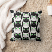 黒と白の猫 クッション (ブランケット)