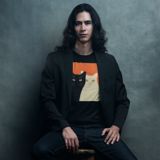 黒と白の猫Tシャツ Tシャツ