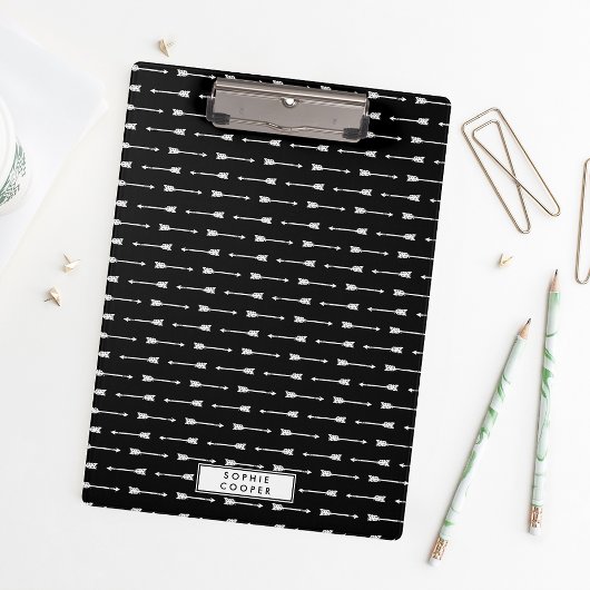 黒と白の矢印のクリップボパーソナライズされたード クリップボード