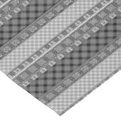 黒と白の縞模様のパッチワークとレース テーブルクロス (アングル)