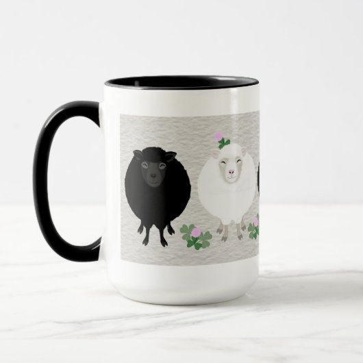 黒と白の羊のマグカップ マグカップ (左)