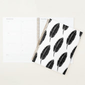 黒と白の羽素朴付けリノカットパターン プランナー手帳 (ディスプレー)