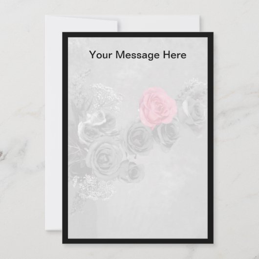 黒と白の背景のピンクのバラ (裏面)