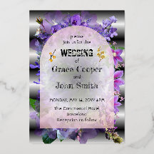 黒と白の背景を持つソフトパープルフローラ