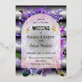 黒と白の背景を持つソフトパープルフローラ 箔招待状