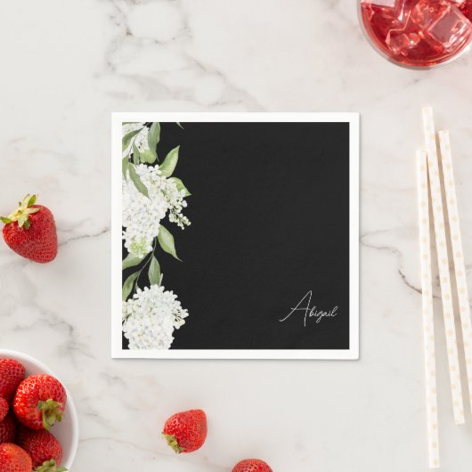 黒と白の花柄スクリプト名前の結婚前のお祝い スタンダードカクテルナプキン (インサイチュ)