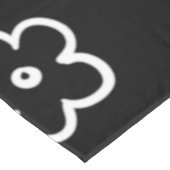 黒と白の花柄 テーブルクロス (アングル)