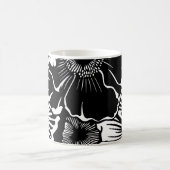 黒と白の花柄 モダンボタニカルな美意識 コーヒーマグカップ (中央)