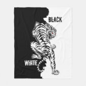 黒と白の虎の荷物タグ3つ折り財布l フリースブランケット (正面)