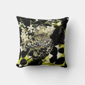 黒と白の蝶の装飾の枕 クッション (正面)