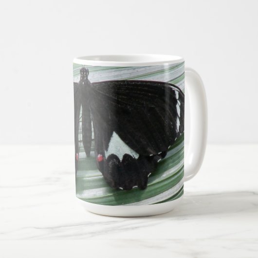 黒と白の蝶 コーヒーマグカップ (正面右)