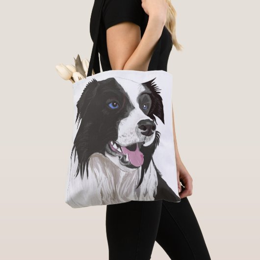 黒と白の衝突した青い目 トートバッグ (クローズアップ)