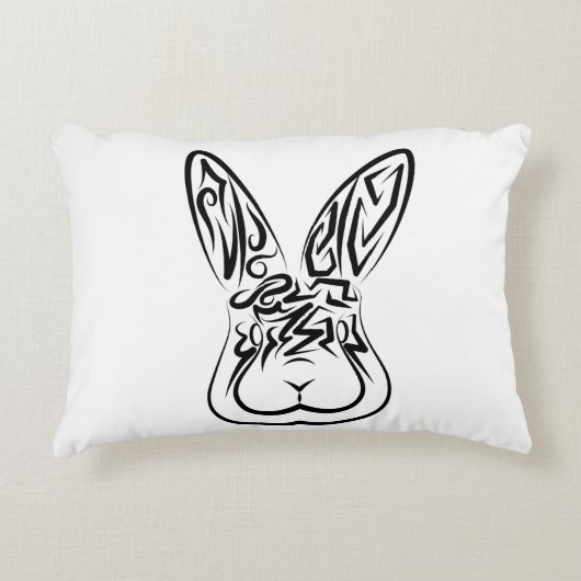 黒と白の部族ウサギ アクセントクッション (正面)