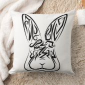 黒と白の部族ウサギ クッション (ブランケット)