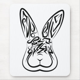 黒と白の部族ウサギ マウスパッド
