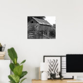 黒と白の錆びた古いファームのフェンスの後ろに16x20 ポスター (ホームオフィス)