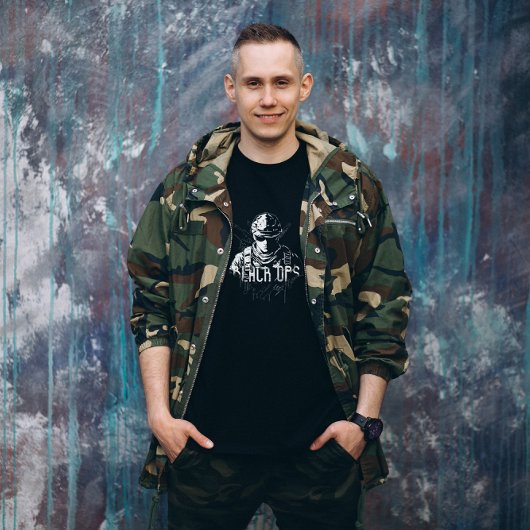 黒と白の黒のOps Tシャツ