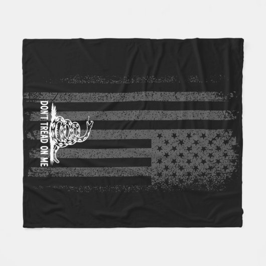 黒と白は私にアメリカ国旗を踏まない フリースブランケット (正面(横))