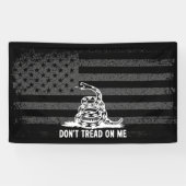 黒と白は私にアメリカ国旗を踏まない 横断幕 (横)