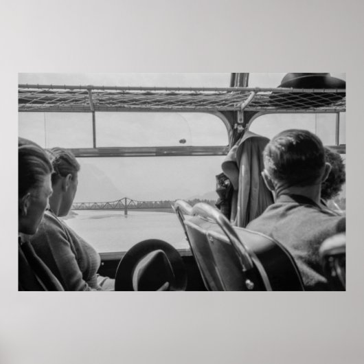 黒と白1968ヨーロッパの田舎のバス乗り ポスター (正面)