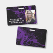 黒と紫の大理石，マスクの後ろに バッジ (正面＆裏面)