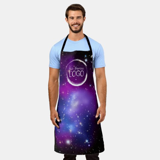 黒と紫の天空の写真のビジネスロゴ エプロン (着用した状態)