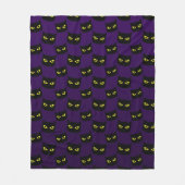 黒と紫の猫の黄色い目 ハロウィンパターン フリースブランケット (正面)