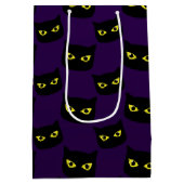 黒と紫の猫の黄色の目ハロウィンパターン ミディアムペーパーバッグ (裏面)