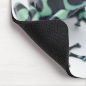 黒と緑の毒ダーツカエル(樹状突起) マウスパッド (コーナー)