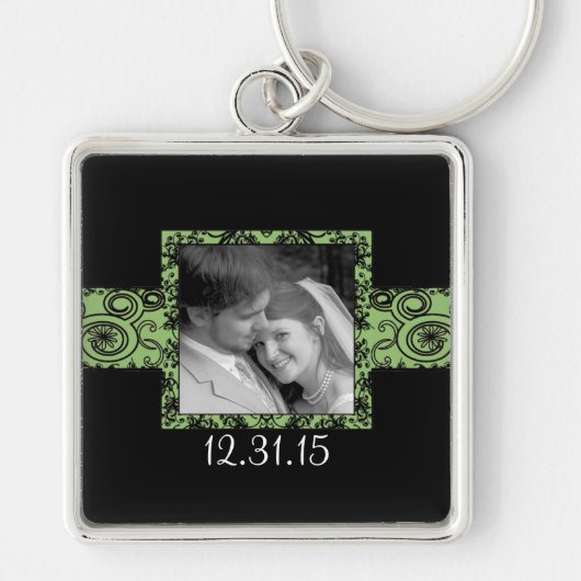 黒と緑の渦巻形のフローラの結婚キーチェーン キーホルダー (正面)