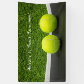 黒と緑の背景にテニスラベル 横断幕 (縦)