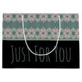 黒と色あせたティール（緑がかった色）とピンクのバラ大抱き枕 ラージペーパーバッグ (正面)