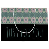 黒と色あせたティール（緑がかった色）とピンクのバラ大抱き枕 ラージペーパーバッグ (裏面)