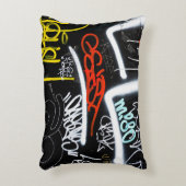 黒と色数々のの落書きアート アクセントクッション (正面(垂直))