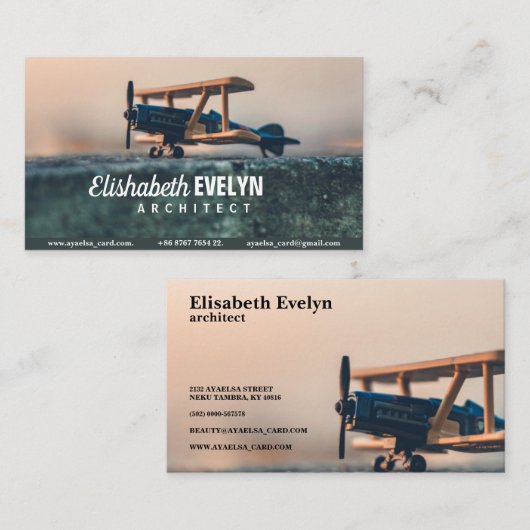 黒と茶の木造飛行機縮尺模型 名刺 (正面/裏面)