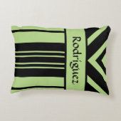 黒と薄い緑のストライプシボロン、あなたの名前 アクセントクッション (裏面)